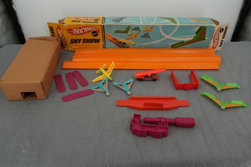 Vintage hot wheels sky show - hot,